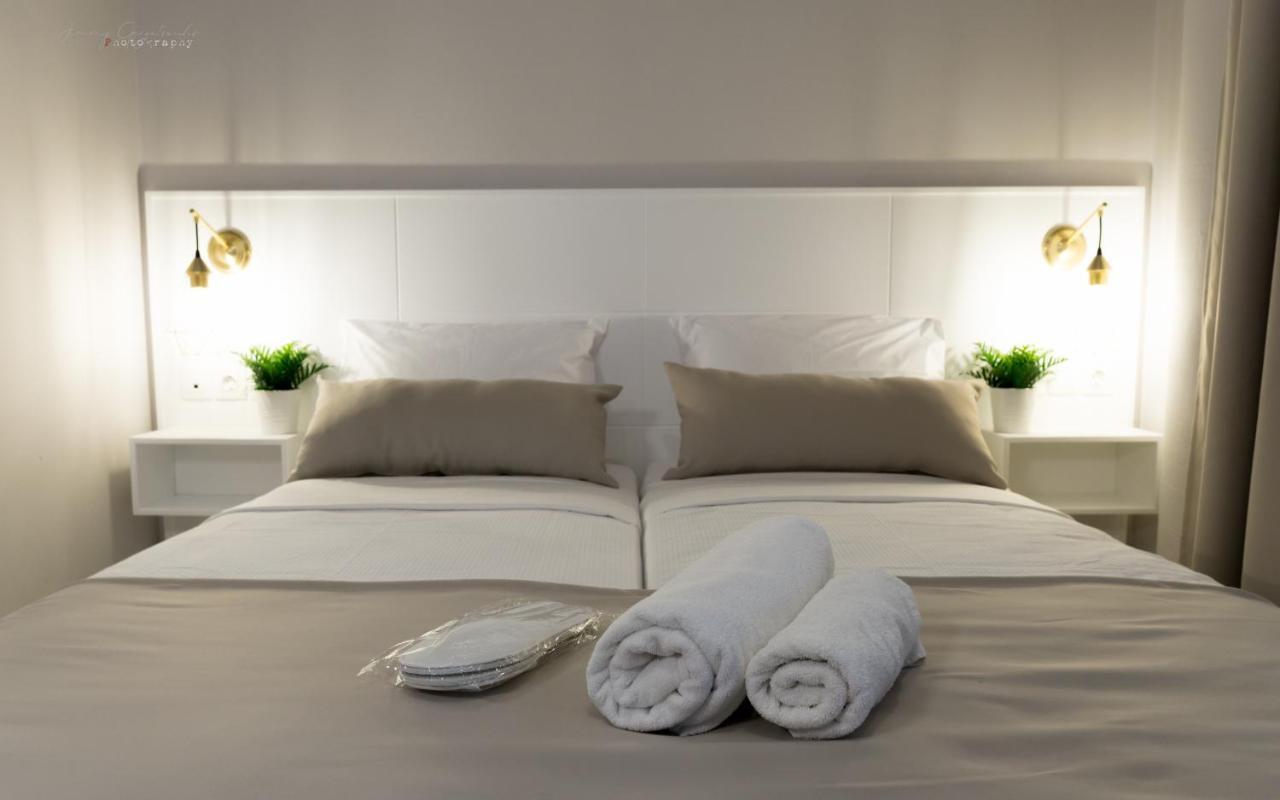 Sunset Brand New Luxury Apt With Pool & Sea View Lägenhet Karpathos Exteriör bild